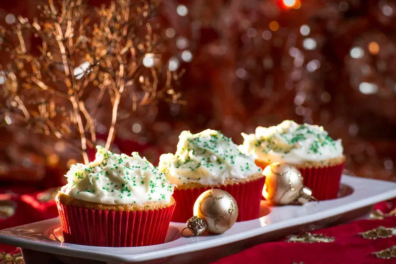 Ginger Cupcakes with Chai Cream Filling