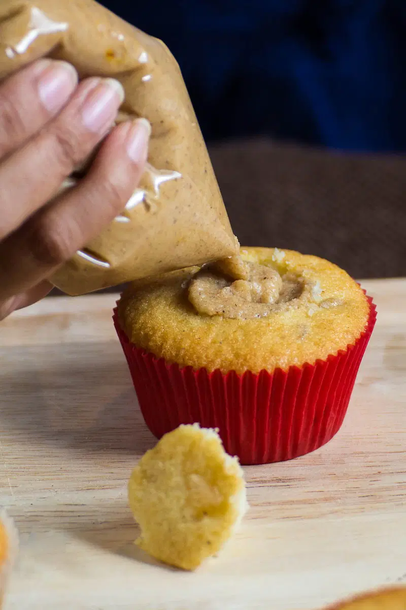 Ginger Cupcakes with Chai Cream Filling