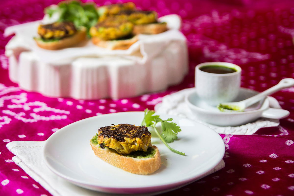 Cauliflower Patties (Tikki) with Cilantro Pea Chutney