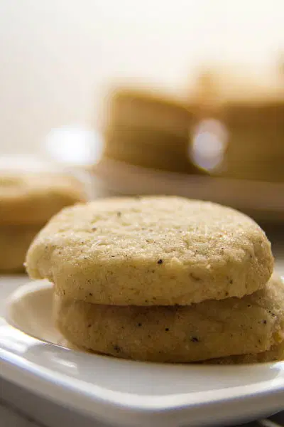 Cardamom Semolina Shortbread Cookies
