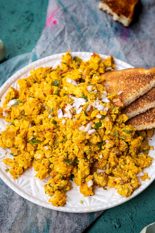 Egg Bhurji (Indian Spiced Scrambled Eggs)