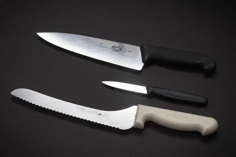 Knives - Chef's knife, paring knife, bread knife