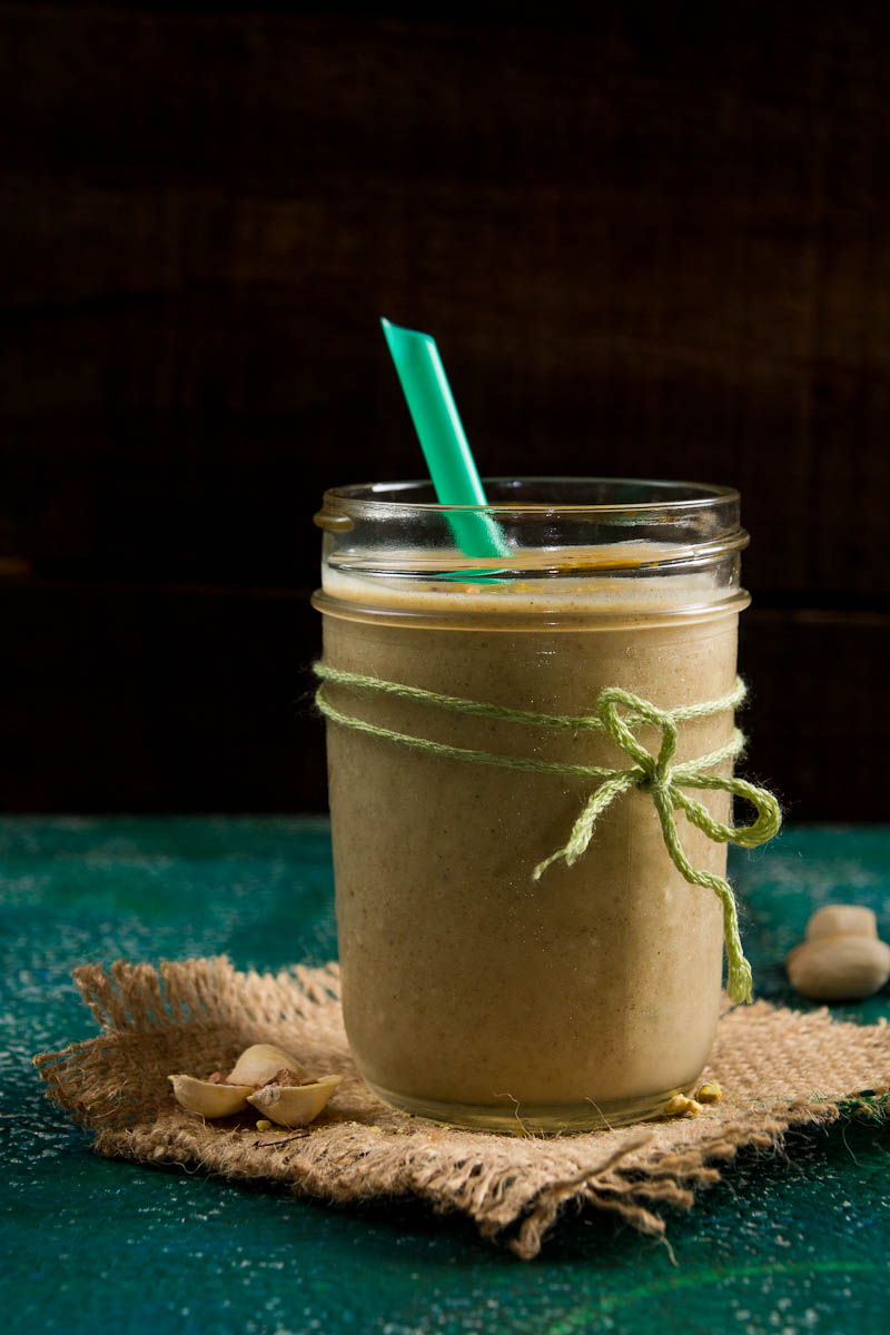 Pistachio date milk smoothie recipe by Indiaphile.info