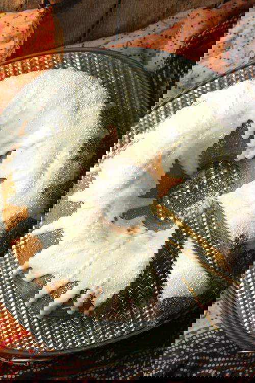 Chai Spiced Pumpkin Bundt Cake