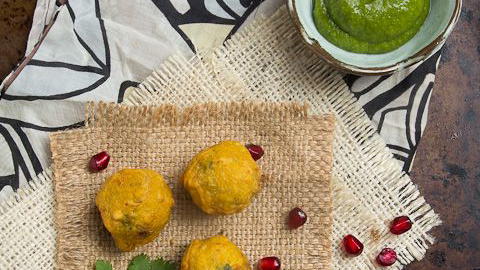 Spicy Potato Fritters (Batata Vada) recipe at Indiaphile.info