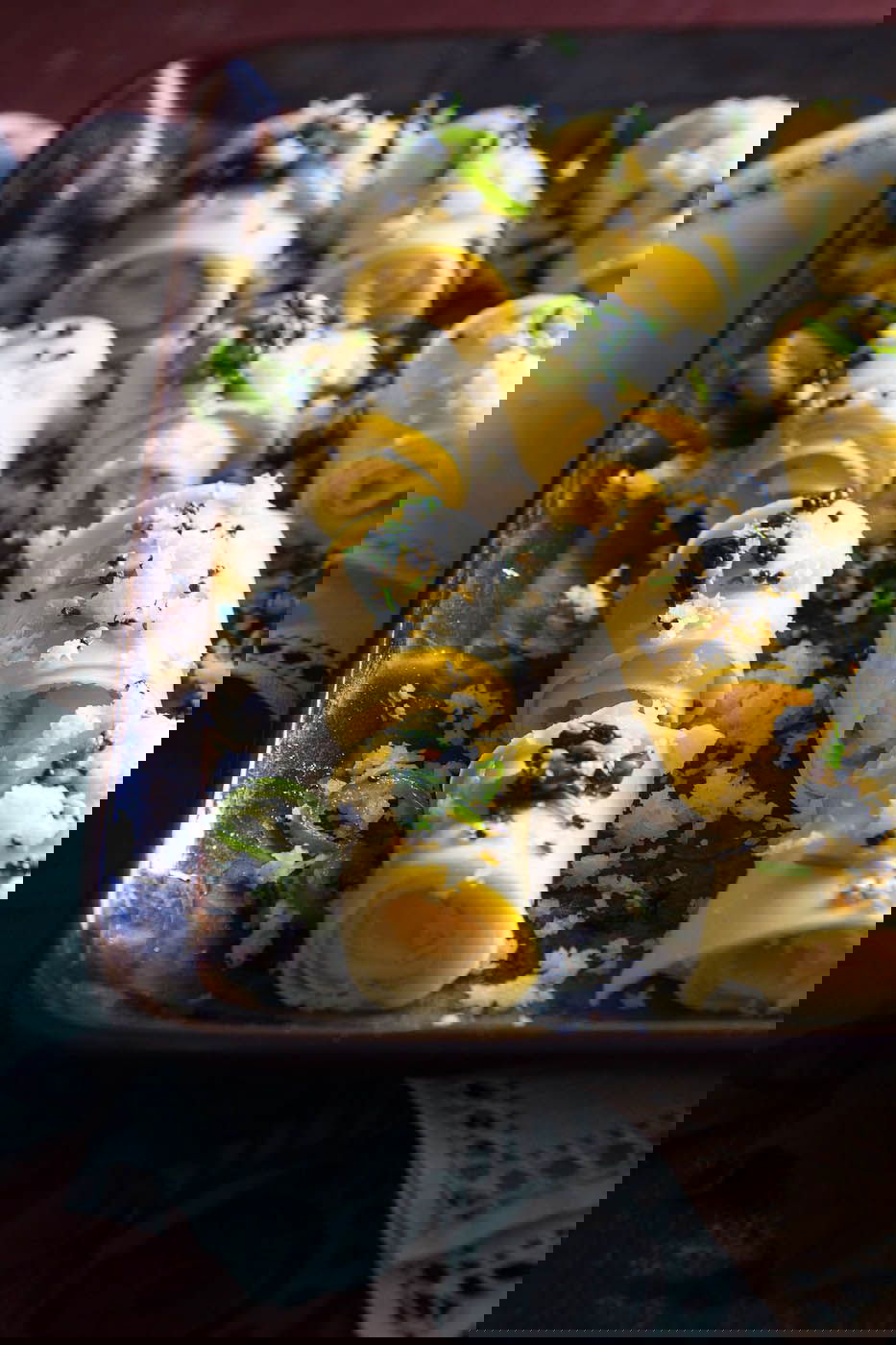 A tray of khandvi