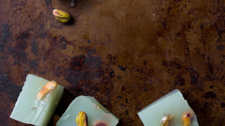 Pistachio Halwa recipe by Indiaphile.info