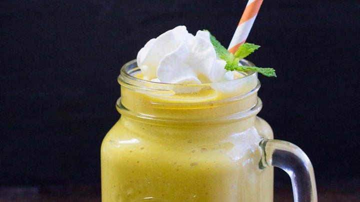 Mango Lassi, Indian Mango Smoothie
