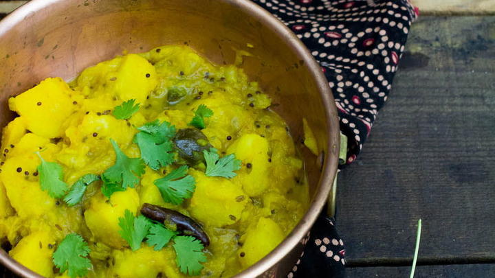 Potato Curry - This potato curry is ready in minutes using either a pressure cooker or instant pot