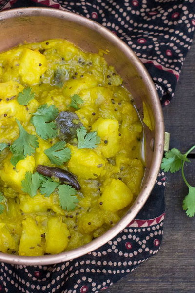 Pressure Cooker Potato Shaak
