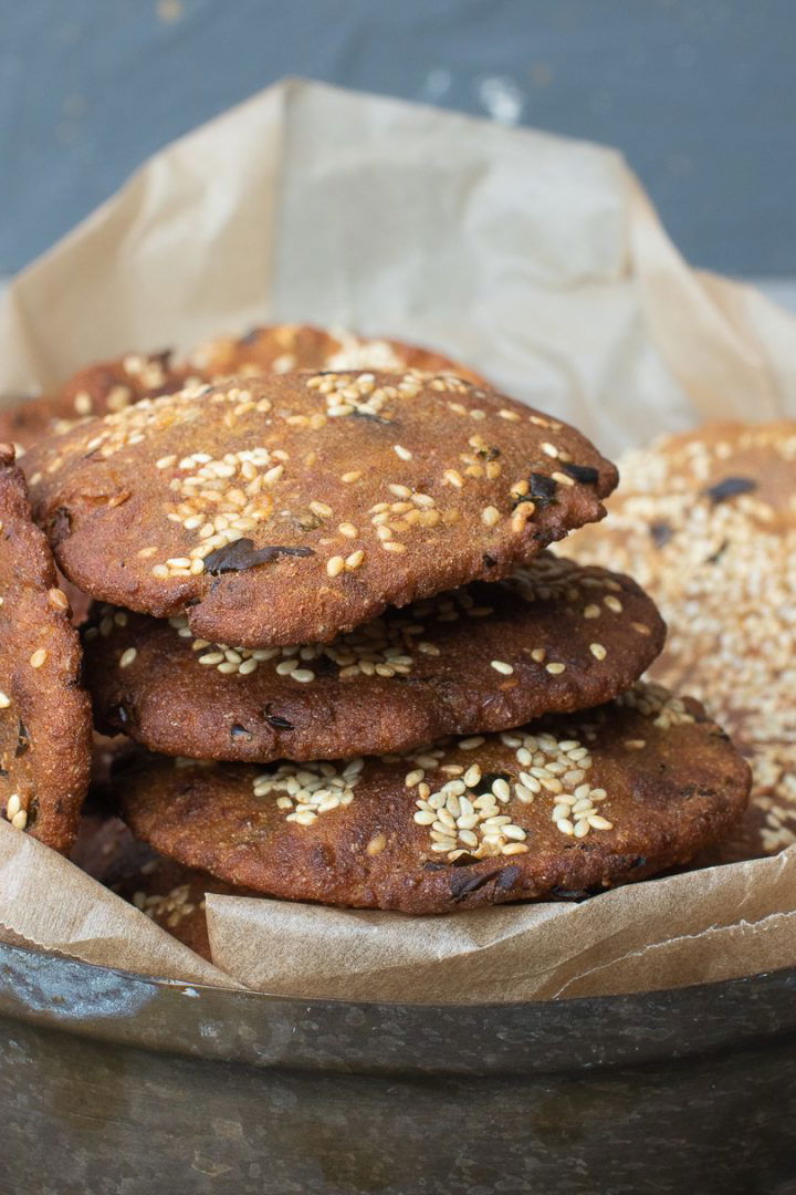 Dhebra, A Traditional Gujarati Bread (Bajra na Debhra)