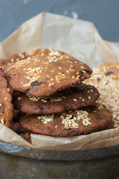 Dhebra, A Traditional Gujarati Bread (Bajra na Debhra)