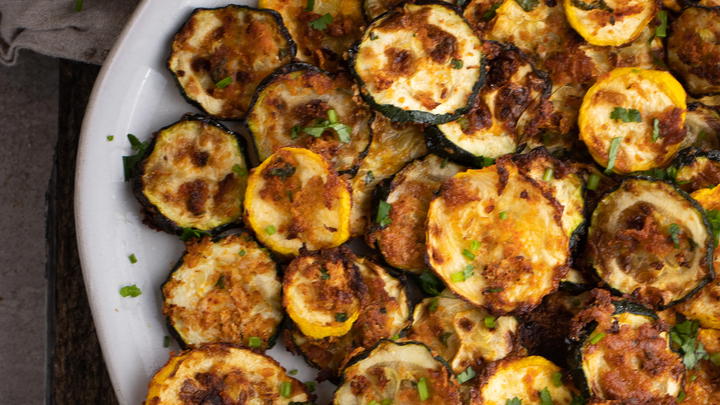 Air fryers zucchini and squash on a plate