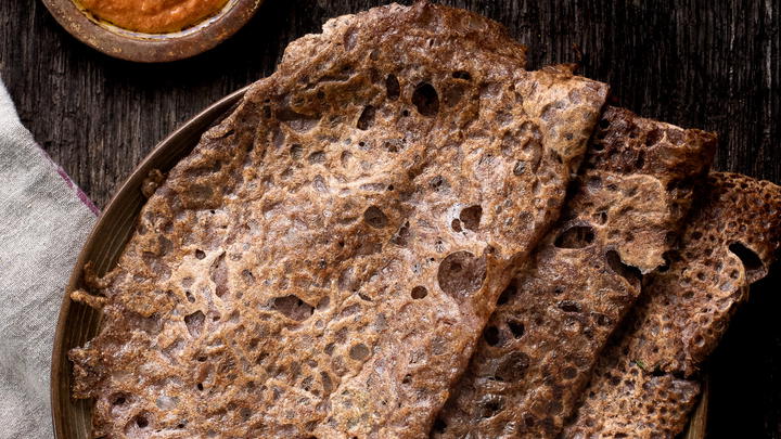 Ragi dosa with chutneys