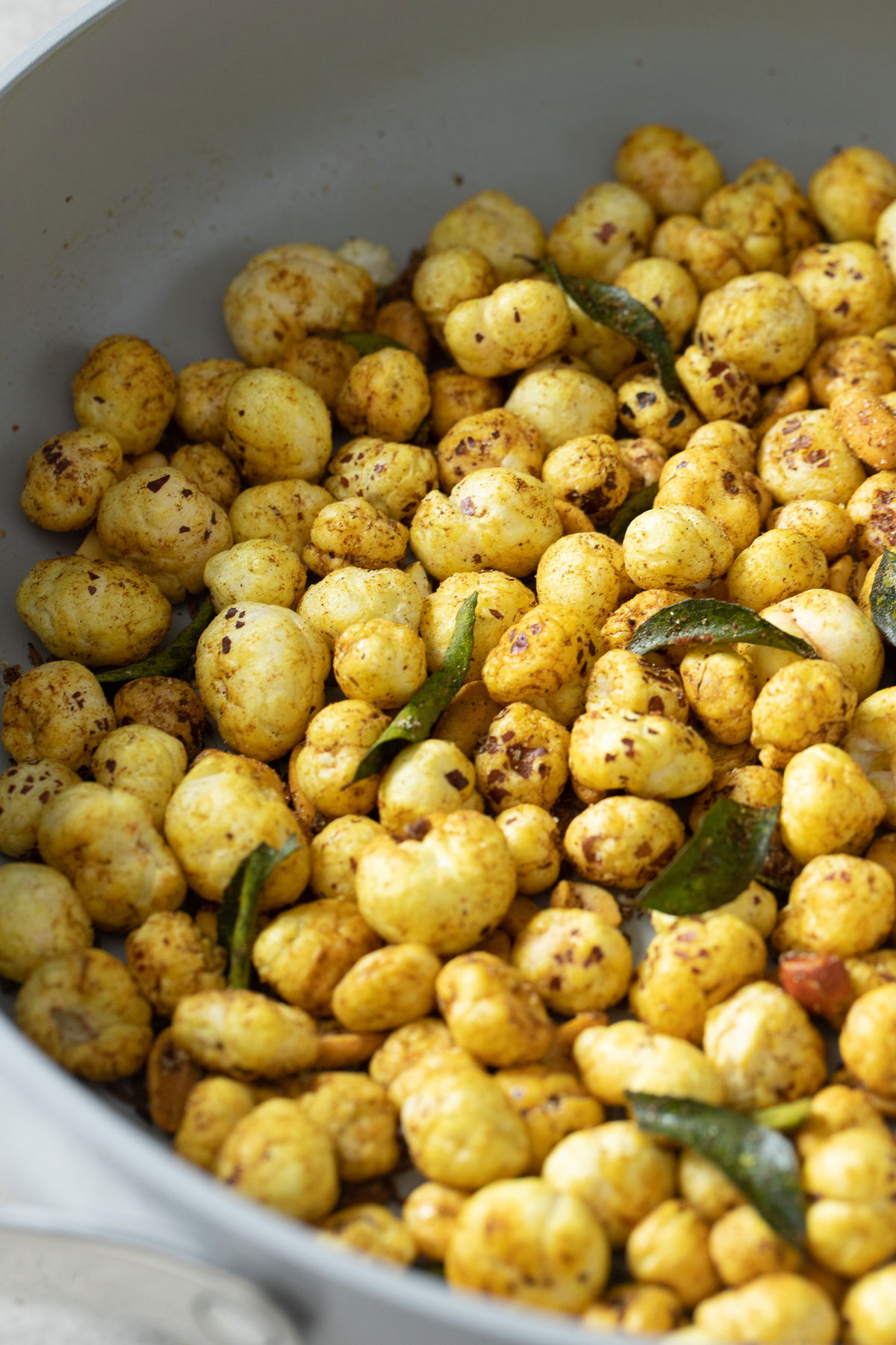 Spice Roasted Makhana | Makhana Chivda