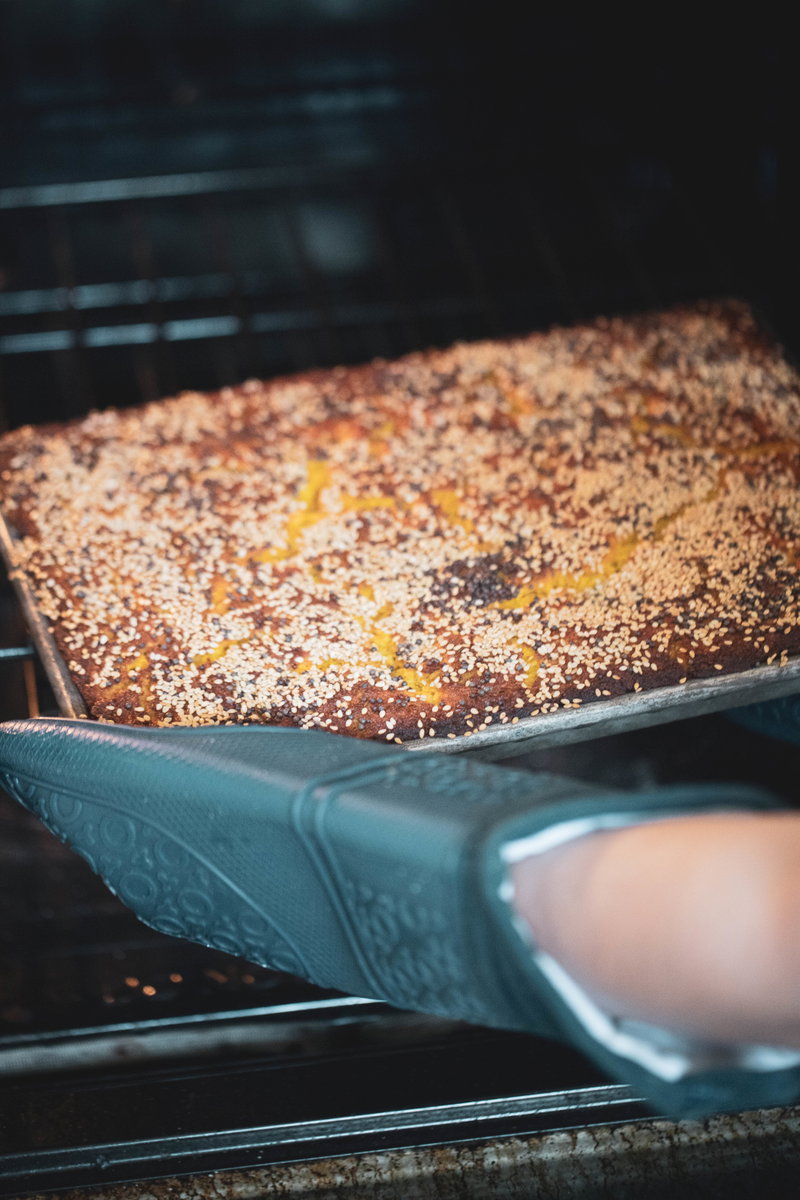 Sheet pan handvo.