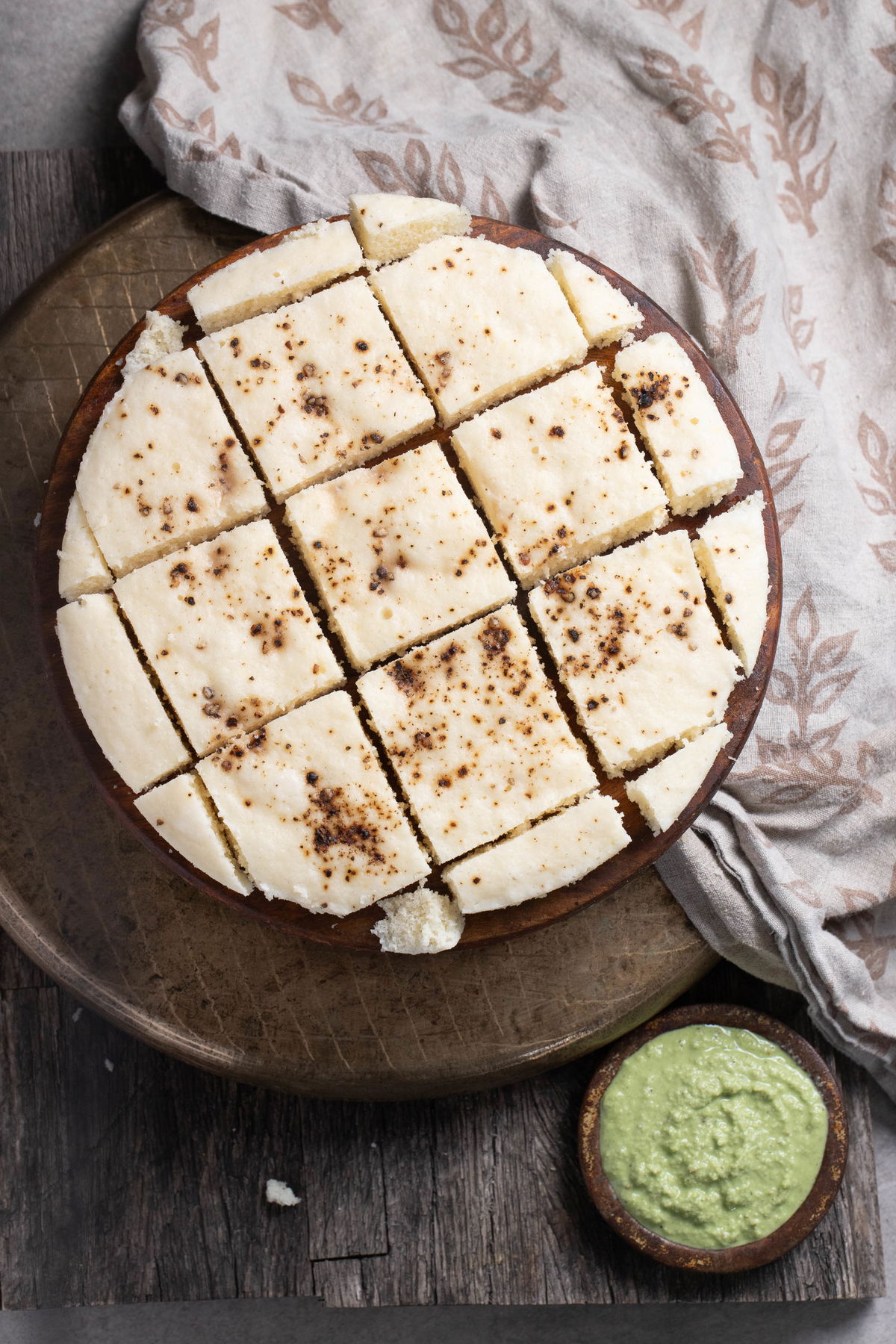 Dhokla with chutney