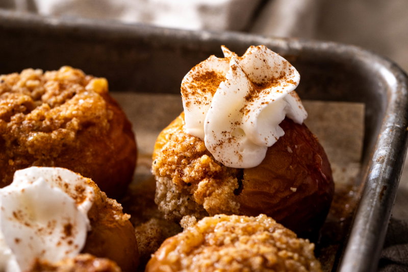 Baked mini apples