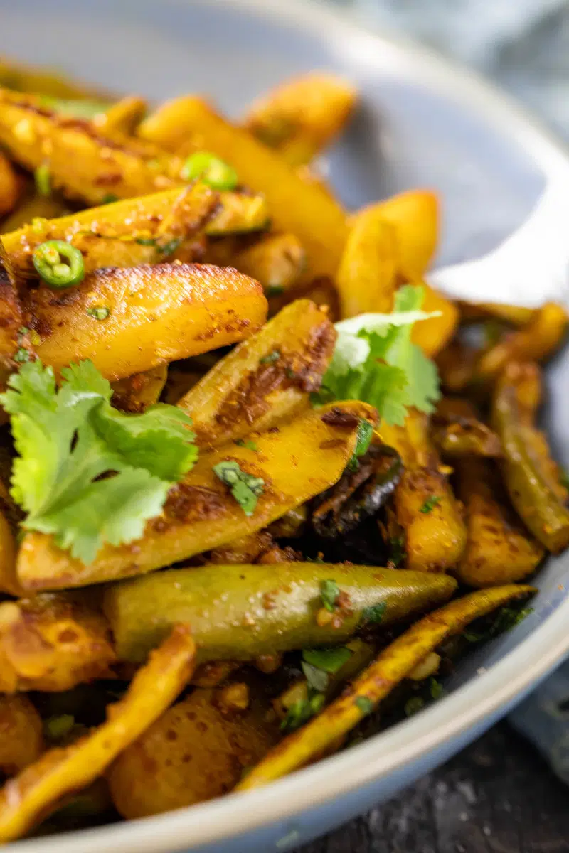 Parval Batata nu Shaak | Pointed Gourd and Potato Curry