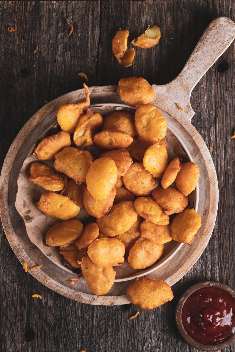 A plate of batata bhajiya.